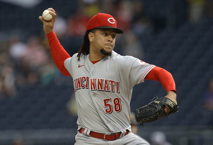 Cincinnati Reds SP Luis Castillo pitching against Pittsburgh Pirates